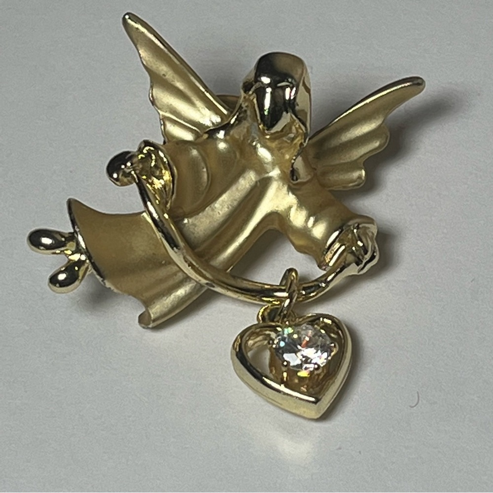 Gigi Giusti signed angel gold tone brooch